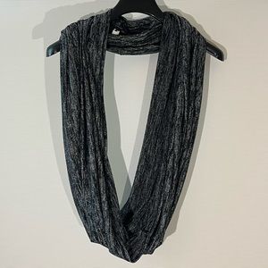 Aritzia Wilfred Free Infinity Scarf